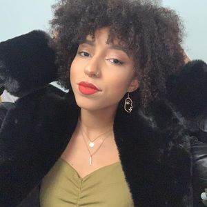 Meet your Posher, Veronica